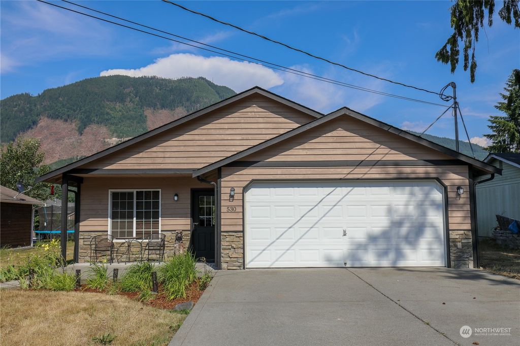 Photo of 530 Commercial Avenue, Darrington, WA 98241 (MLS # 2135256)