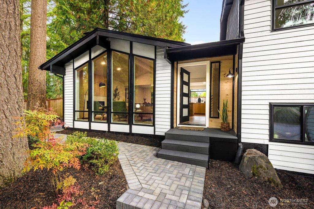 Photo of 3218 218th Avenue SE, Sammamish, WA 98075 (MLS # 2437776)