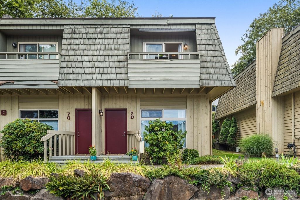 Photo of 4218 156th Street SW #7D, Lynnwood, WA 98087 (MLS # 2270839)