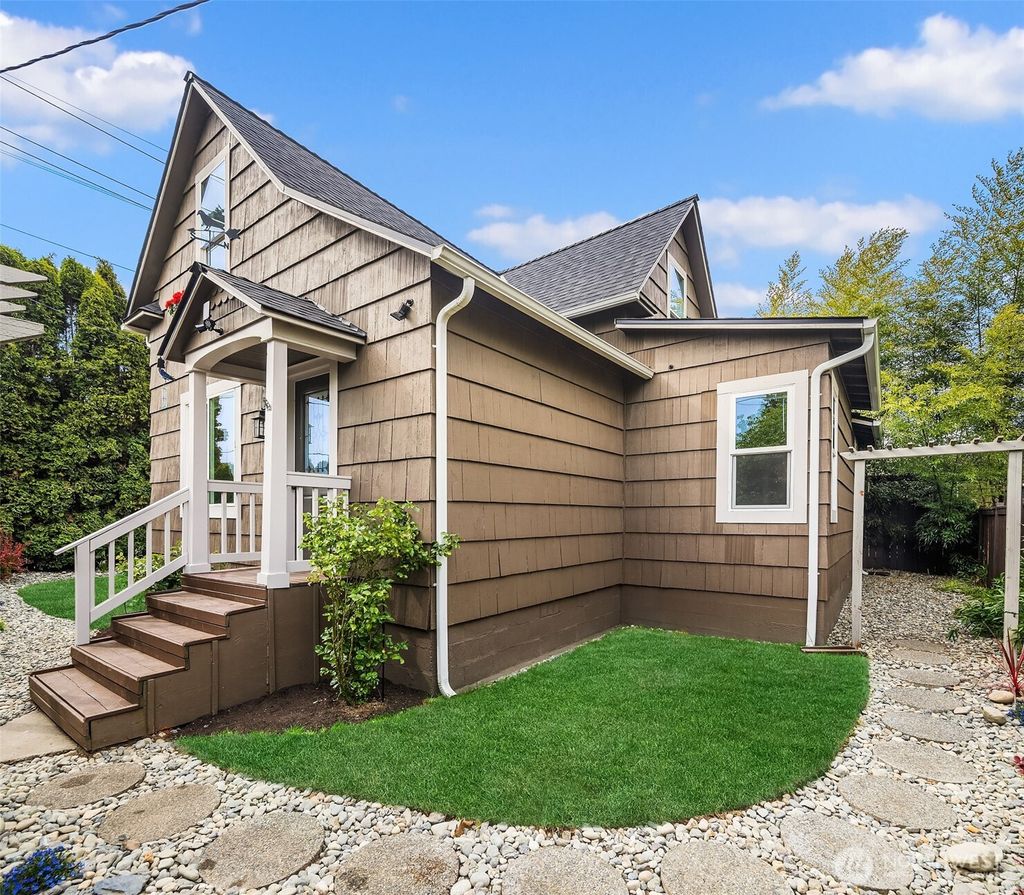 Photo of 2115 23rd Street, Everett, WA 98201 (MLS # 2381512)