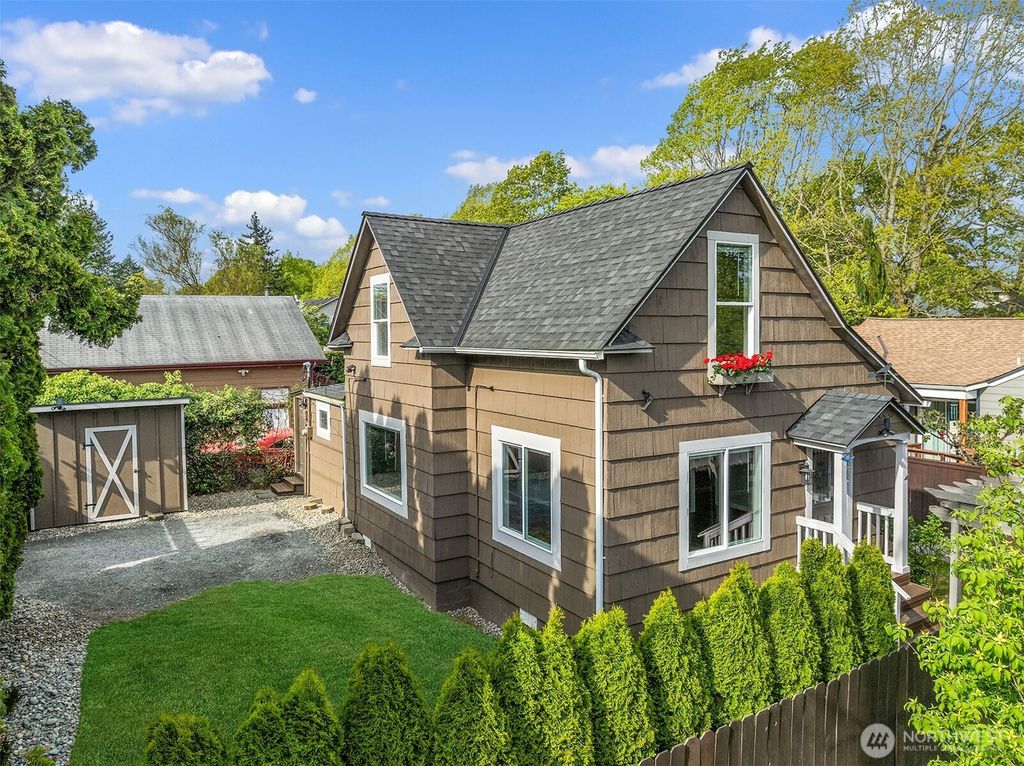 Photo of 2115 23rd Street, Everett, WA 98201 (MLS # 2381512)
