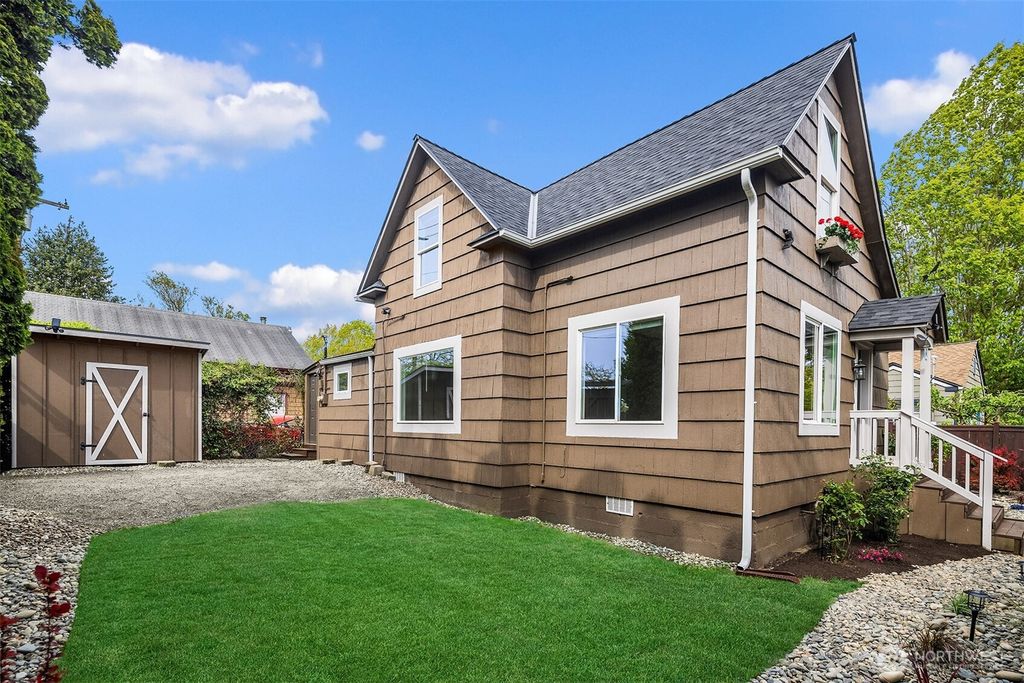 Photo of 2115 23rd Street, Everett, WA 98201 (MLS # 2381512)