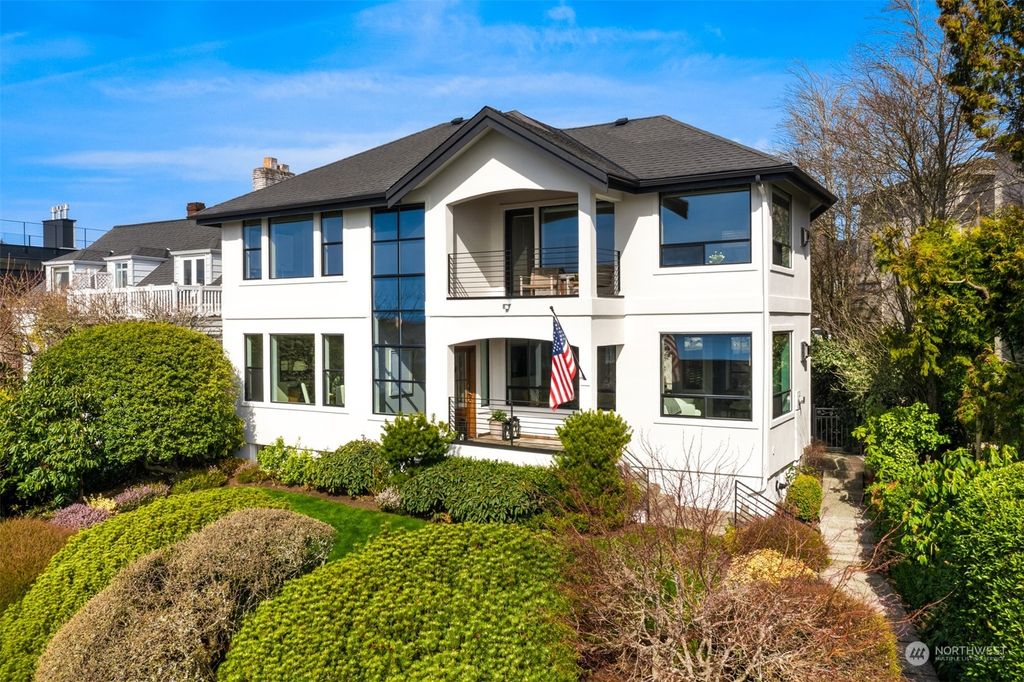 Photo of 2314 Rosemont Place W, Seattle, WA 98199 (MLS # 2055318)