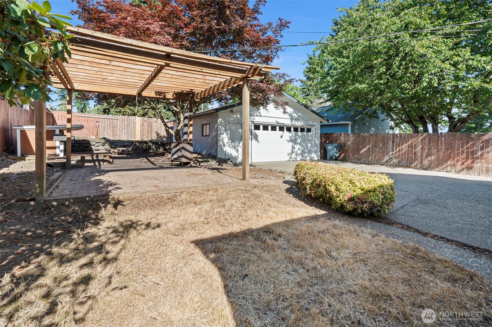 3116 Glendale Drive W