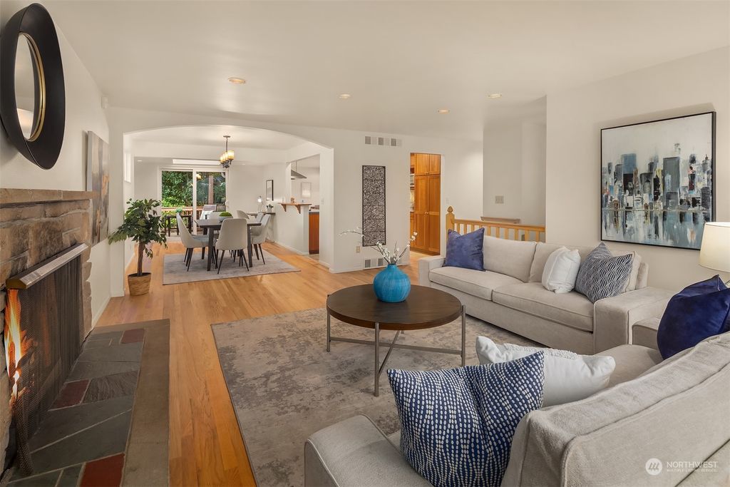 Photo of 3911 NE 100th Street, Seattle, WA 98125 (MLS # 2320822)