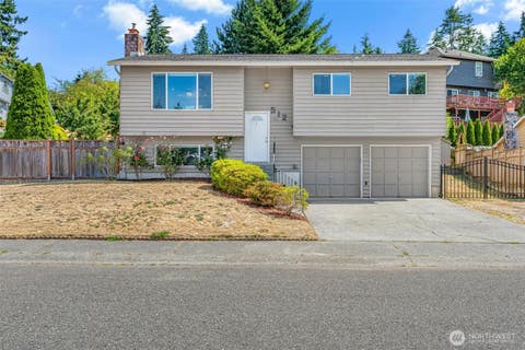 Photo of 512 Veralene WAY SW, Everett, WA 98203 (MLS # 2562142)