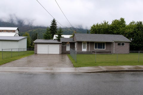 Photo of 660 Sauk Avenue, Darrington, WA 98241 (MLS # 2575894)