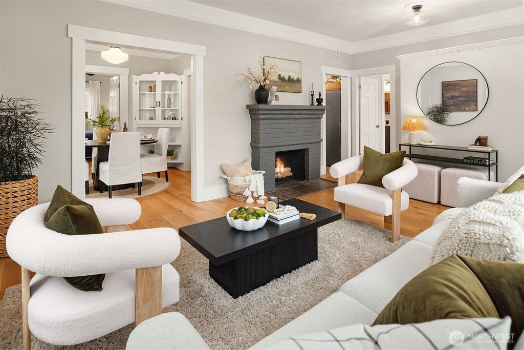 Photo of 5017 35th Avenue SW, Seattle, WA 98126 (MLS # 2476677)