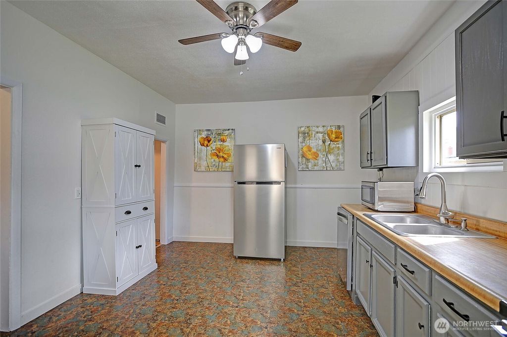 Photo of 31459 W Main Street, Lyman, WA 98263 (MLS # 2508834)