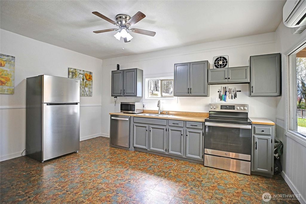 Photo of 31459 W Main Street, Lyman, WA 98263 (MLS # 2508834)