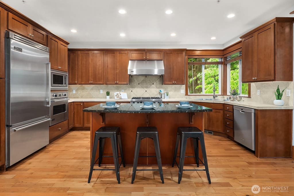 Photo of 2339 23rd Lane NE, Issaquah, WA 98029 (MLS # 2535760)