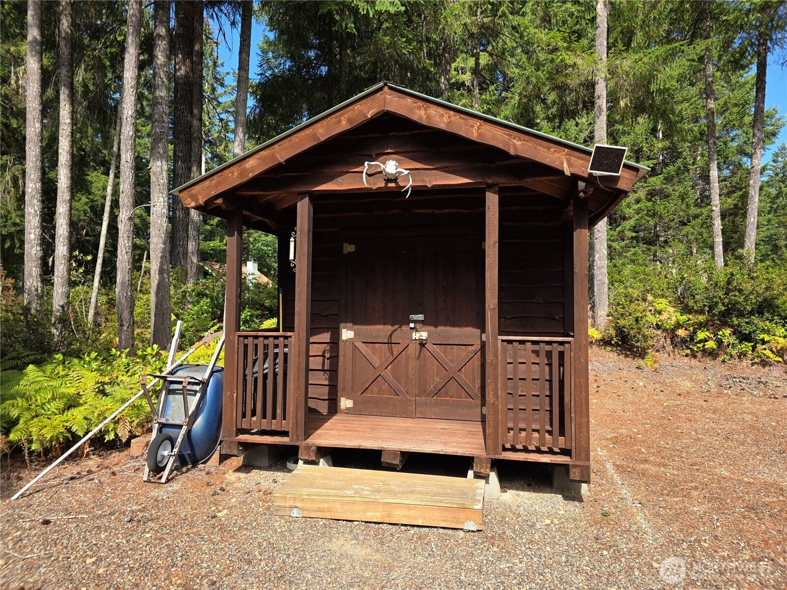 211 E Emerald Lake Dr