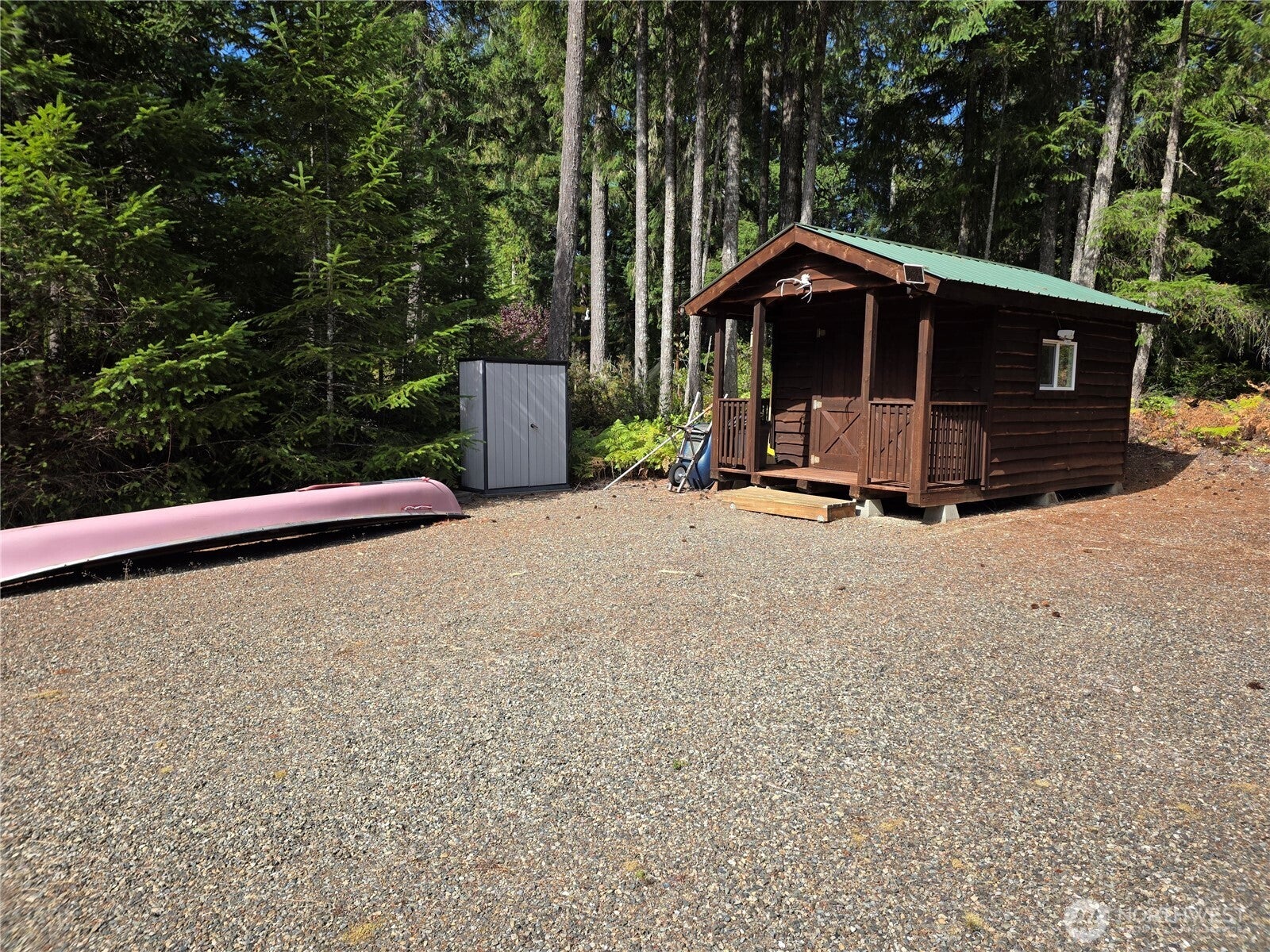 211 E Emerald Lake Dr