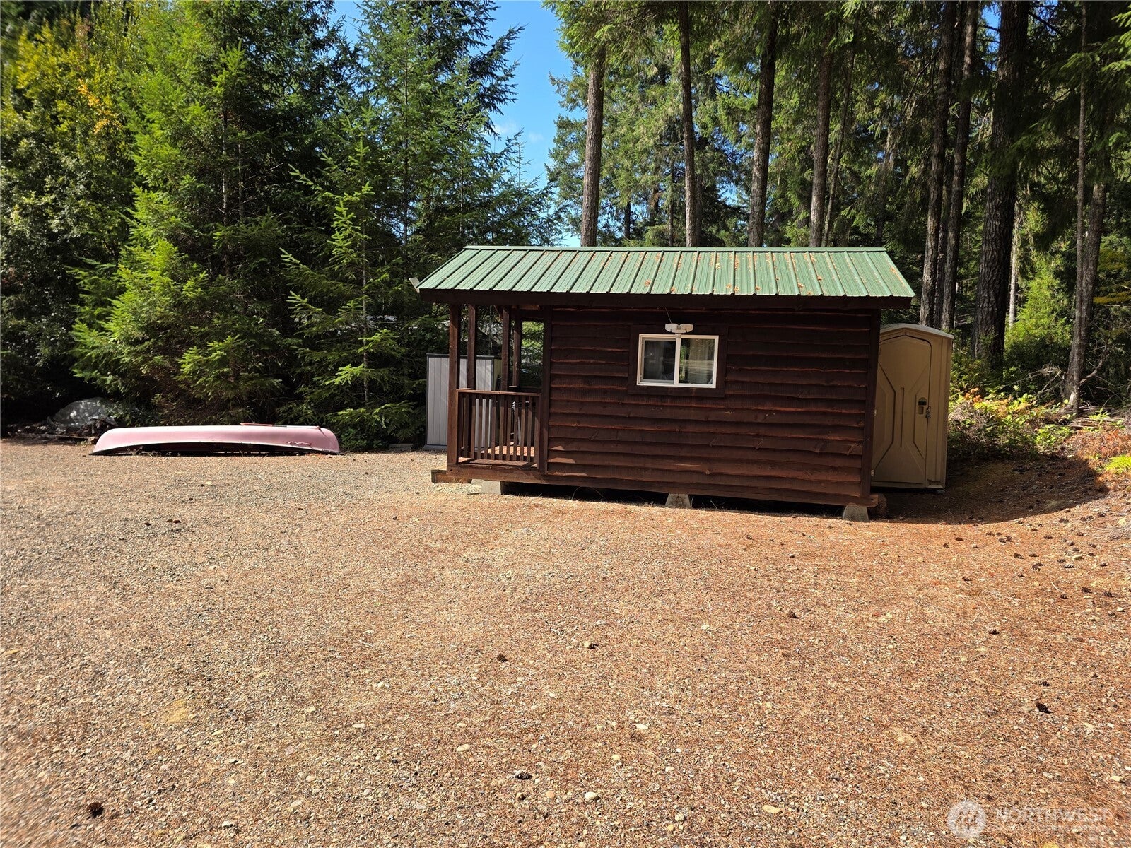 211 E Emerald Lake Dr
