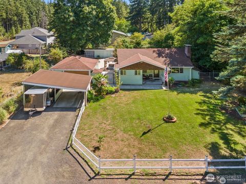 Photo of 341 E Island Lake Drive, Shelton, WA 98584 (MLS # 2446585)