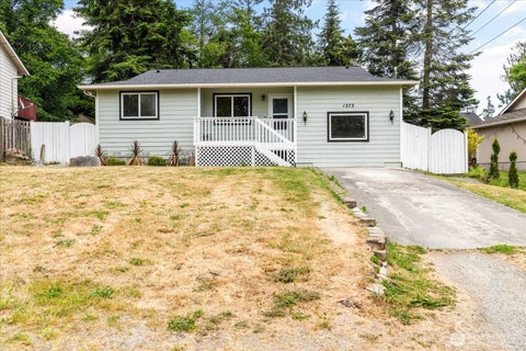Photo of 1273 Rickover Drive, Coupeville, WA 98239 (MLS # 2537247)
