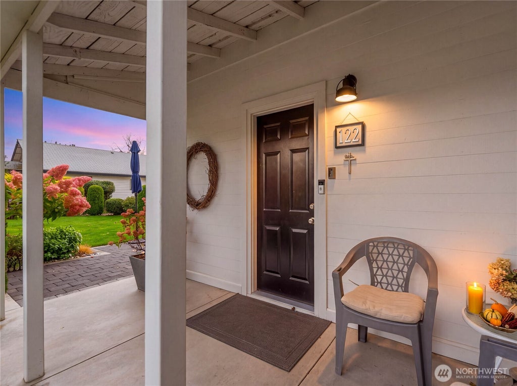 Photo of 122 E Allen Avenue, Chelan, WA 98816 (MLS # 2586568)