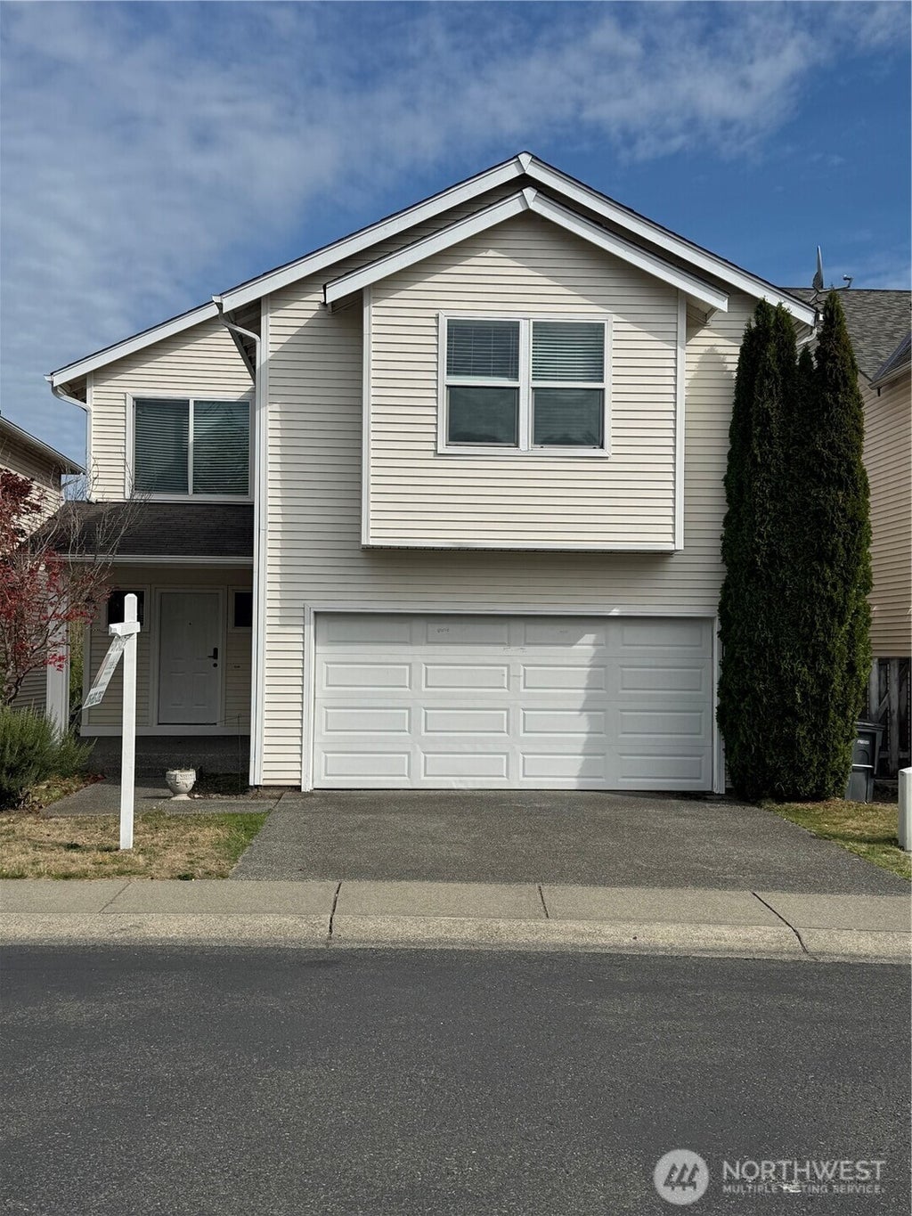 Photo of 14611 32nd Place W, Lynnwood, WA 98087 (MLS # 2588173)