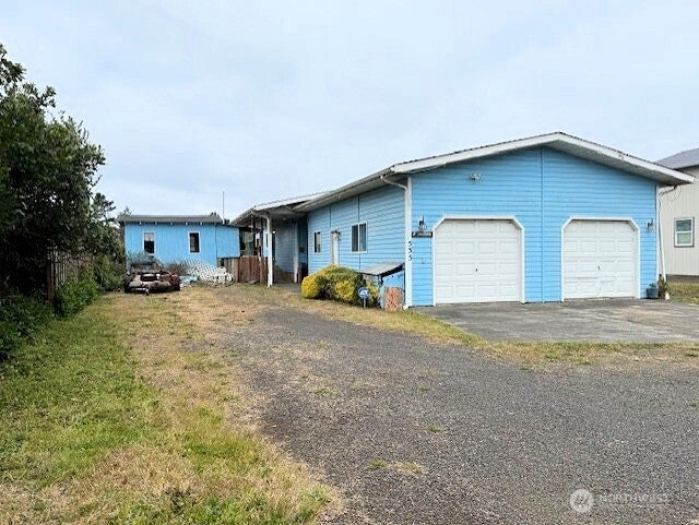 535 Canal Drive NE