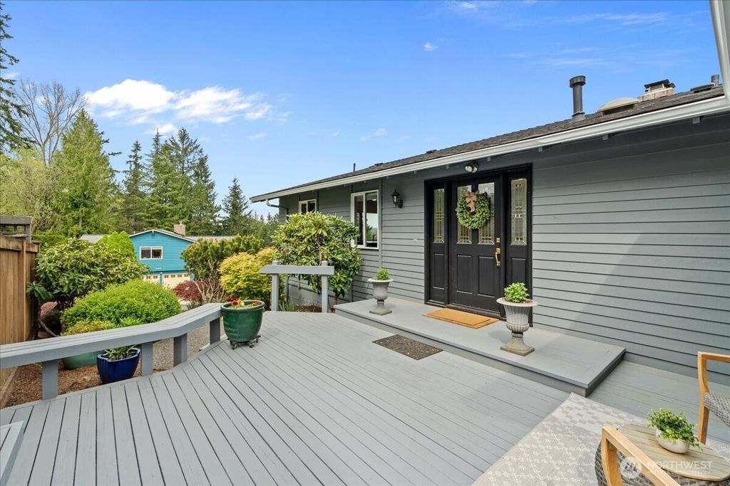 Photo of 16813 NE 33rd Street, Bellevue, WA 98008 (MLS # 2552344)