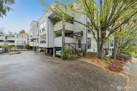 2500 W Manor Place 217 Seattle WA 98199