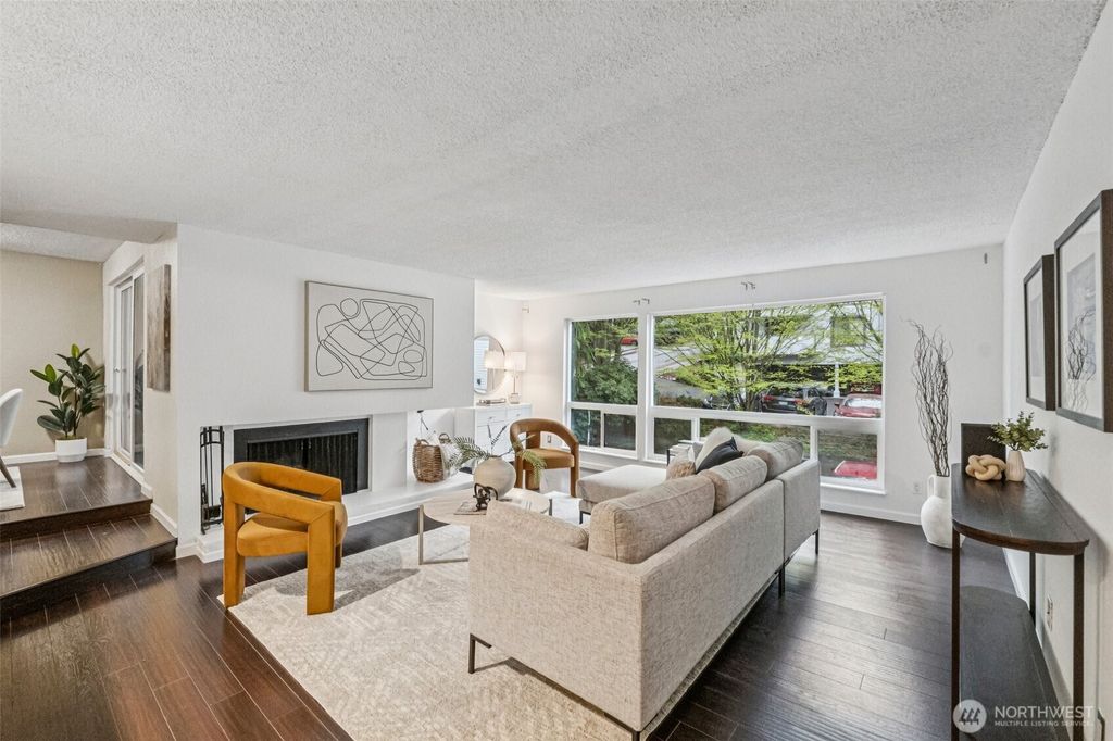 Photo of 2500 W Manor Place #217, Seattle, WA 98199 (MLS # 2506094)