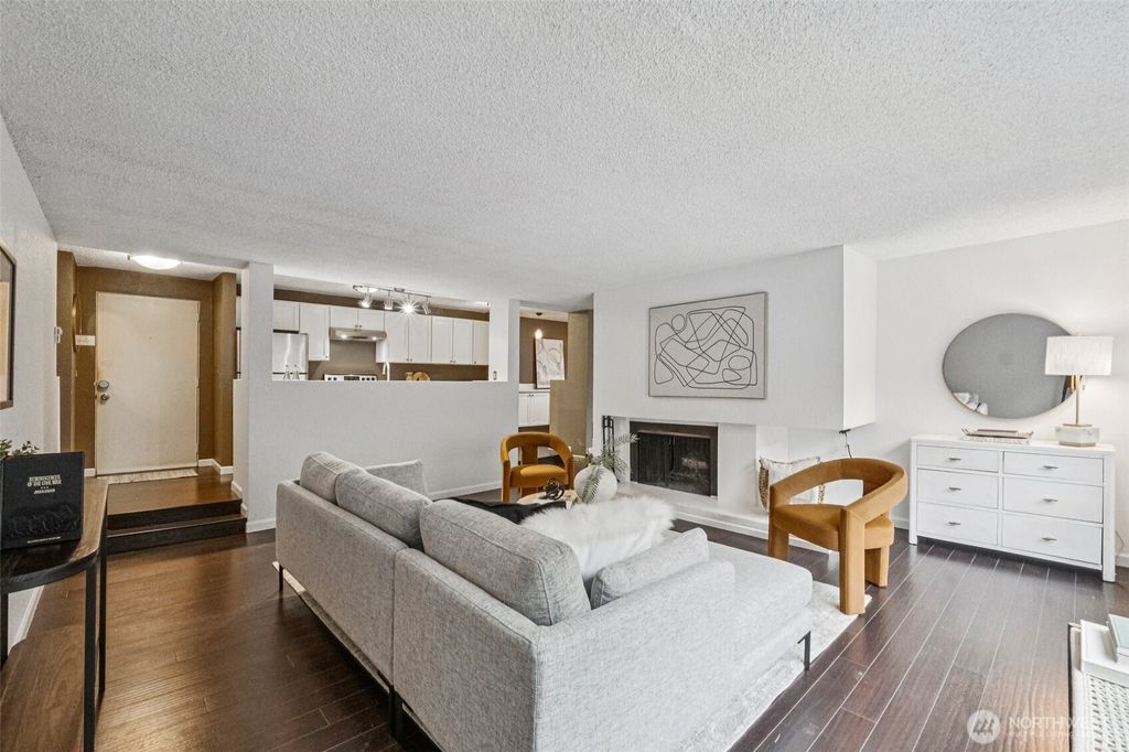 Photo of 2500 W Manor Place #217, Seattle, WA 98199 (MLS # 2506094)