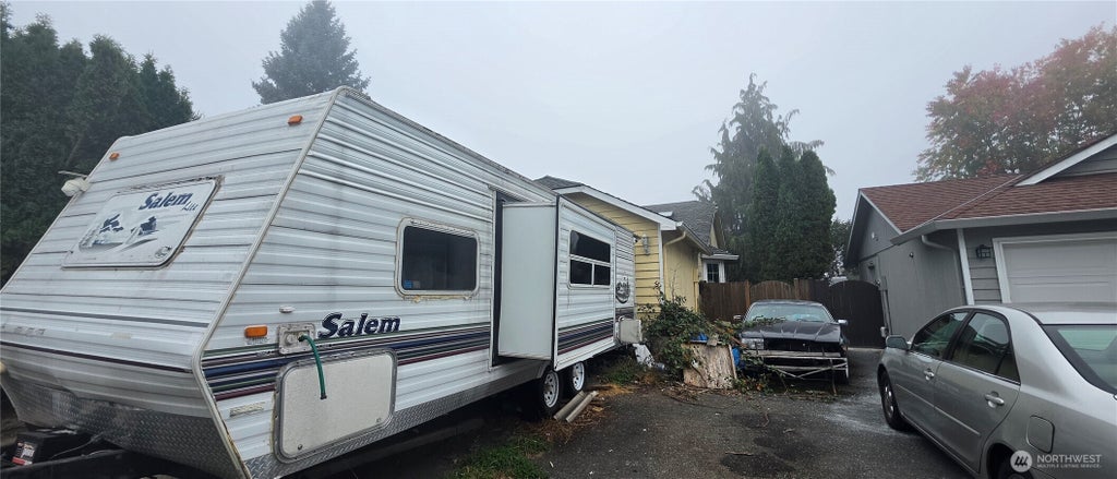 Photo of 717 SW 90th Street, Everett, WA 98204 (MLS # 2594538)