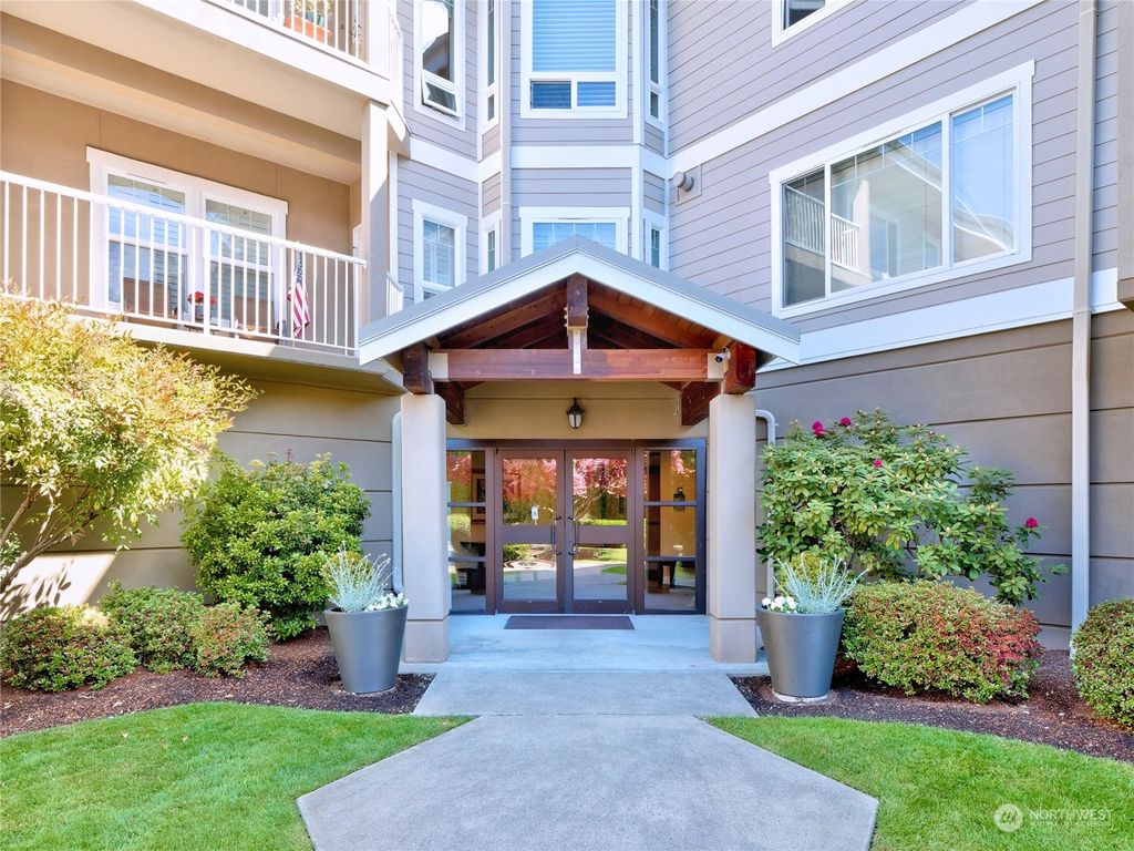 Photo of 1854 NW 195th Street #309, Shoreline, WA 98177 (MLS # 2242634)
