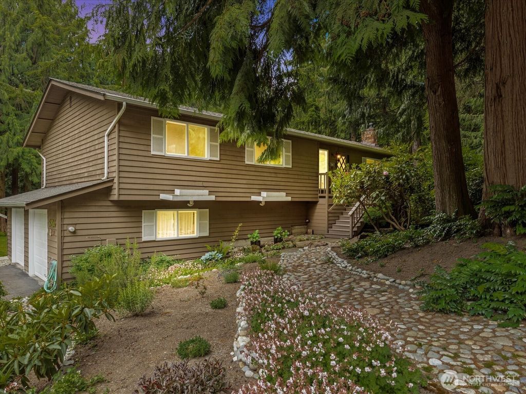 Photo of 5204 136th Street SW, Edmonds, WA 98026 (MLS # 2384577)