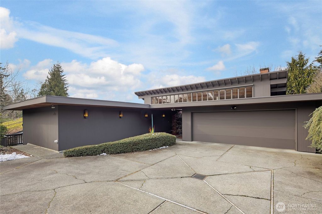 Photo of 18311 83rd Pl Pl NE, Kenmore, WA 98028 (MLS # 2329875)