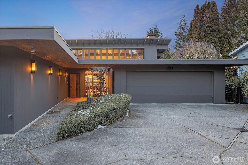 Photo of 18311 83rd Pl Pl NE, Kenmore, WA 98028 (MLS # 2329875)