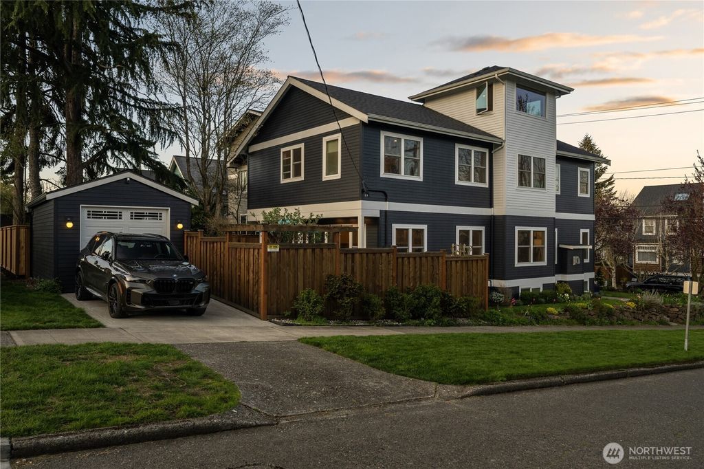Photo of 6703 Fremont Avenue N, Seattle, WA 98103 (MLS # 2348787)