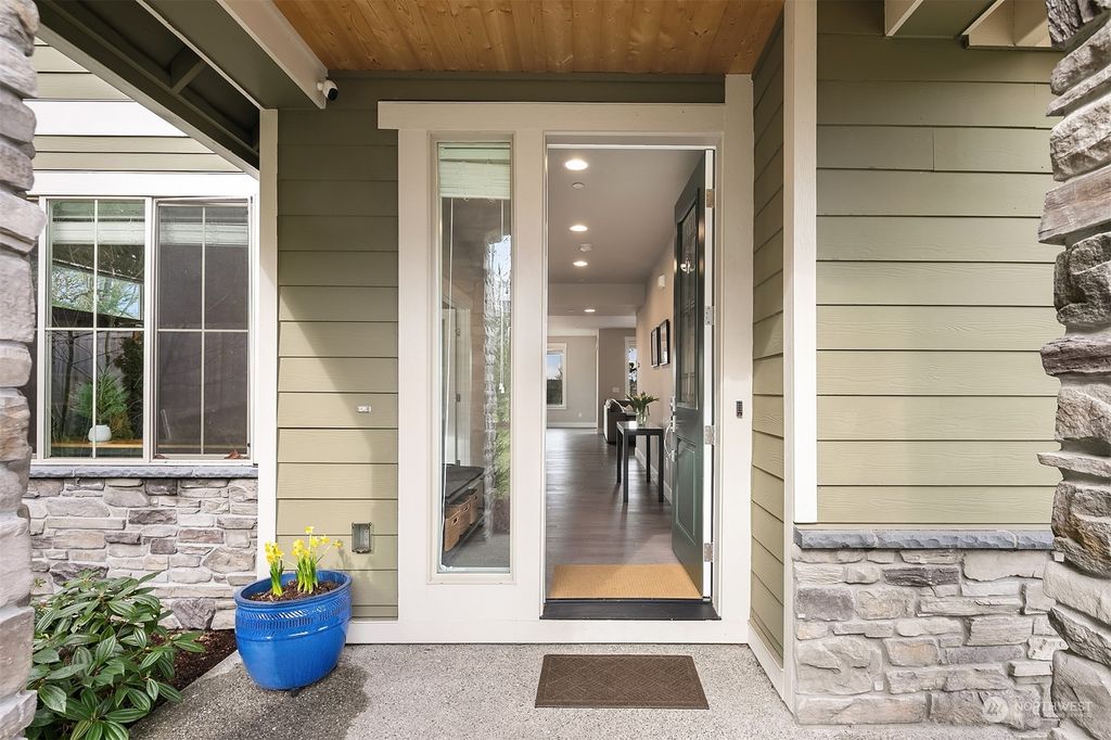 Photo of 16513 84th Avenue NE, Kenmore, WA 98028 (MLS # 2041290)