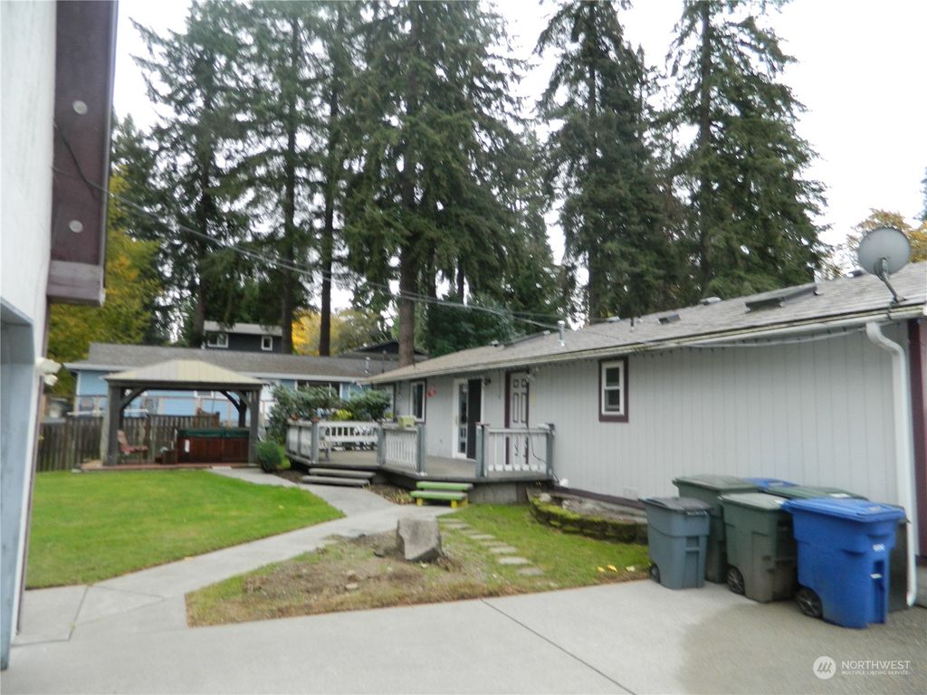 Photo of 8020 NE 155th Street, Kenmore, WA 98028 (MLS # 2306487)