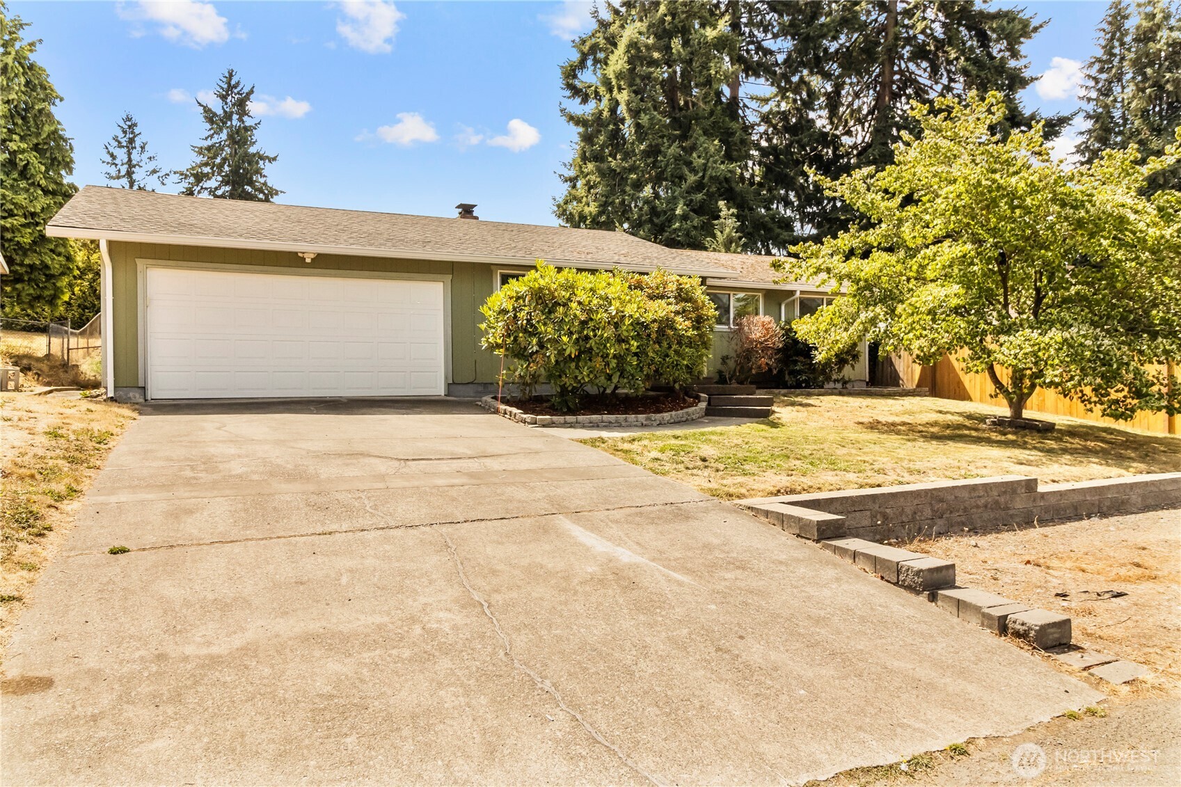 8523 Quinault Drive NE