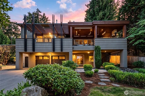 Photo of 3225 W Mercer Way, Mercer Island, WA 98040 (MLS # 2545918)