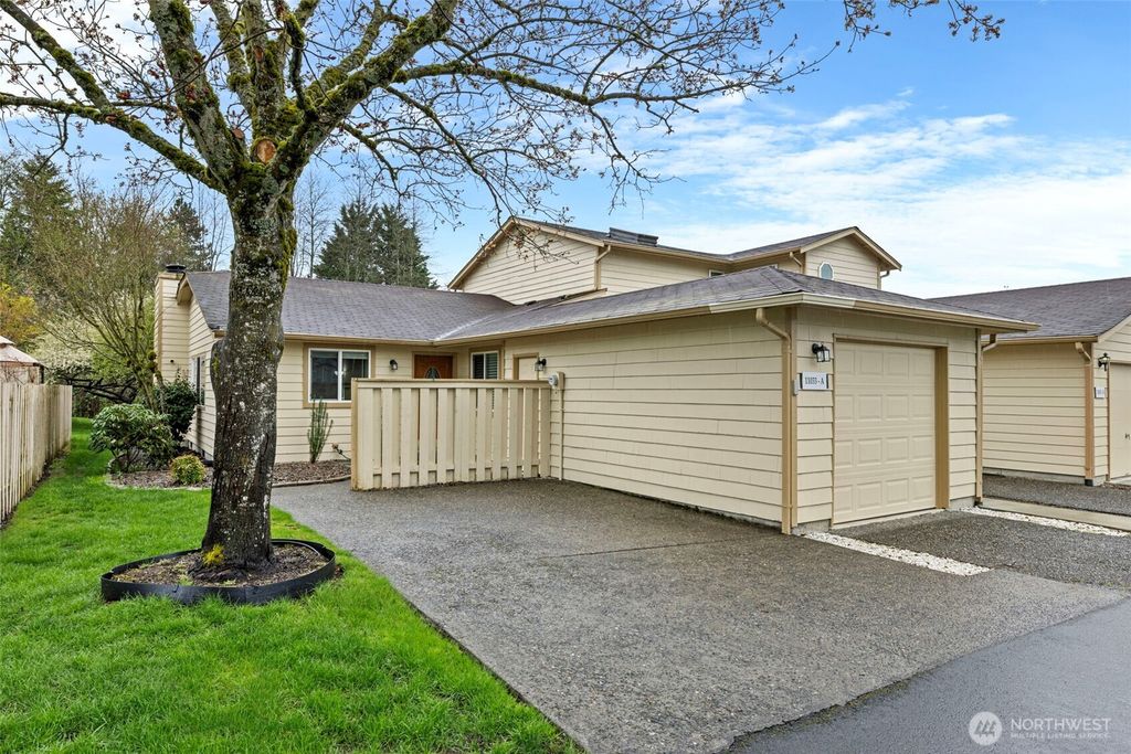 Photo of 11033 SE 251st Street #26 A, Kent, WA 98030 (MLS # 2356759)