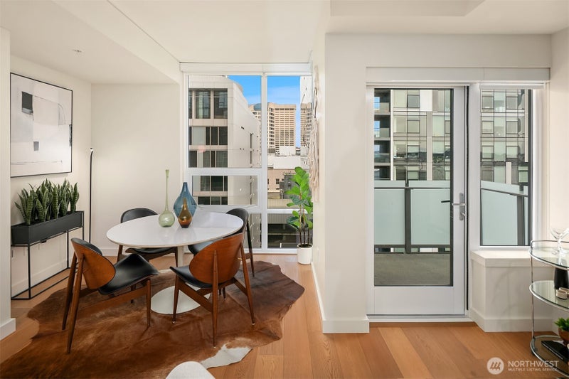 121 Stewart Street 1304