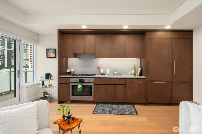 121 Stewart Street 1304
