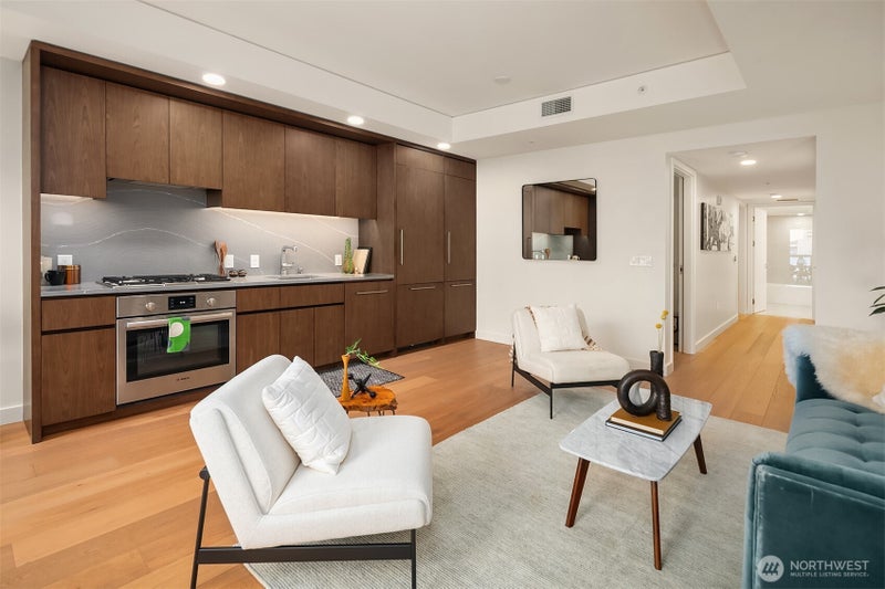 121 Stewart Street 1304