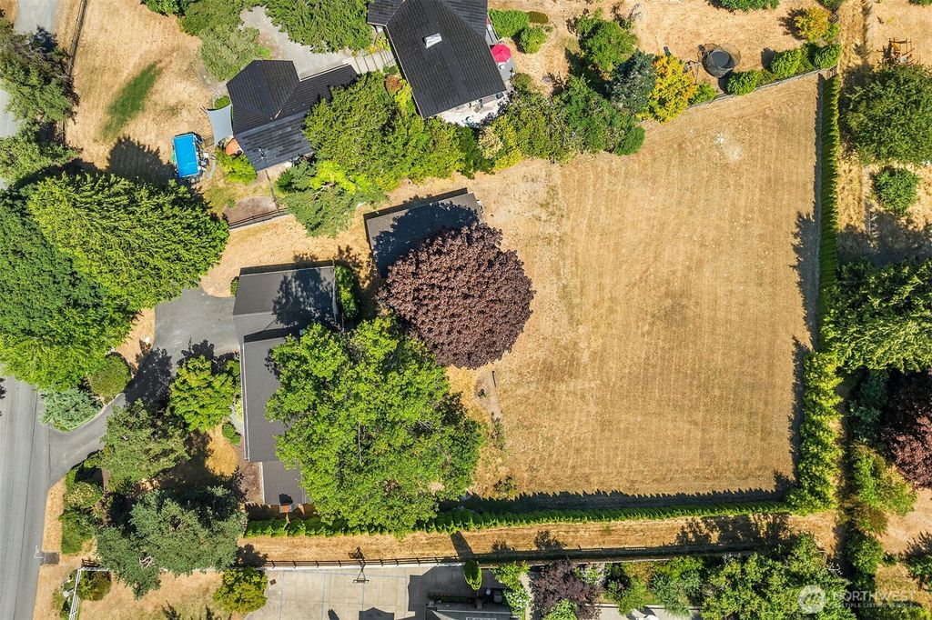 Photo of 6140 130th Avenue NE, Kirkland, WA 98033 (MLS # 2412397)