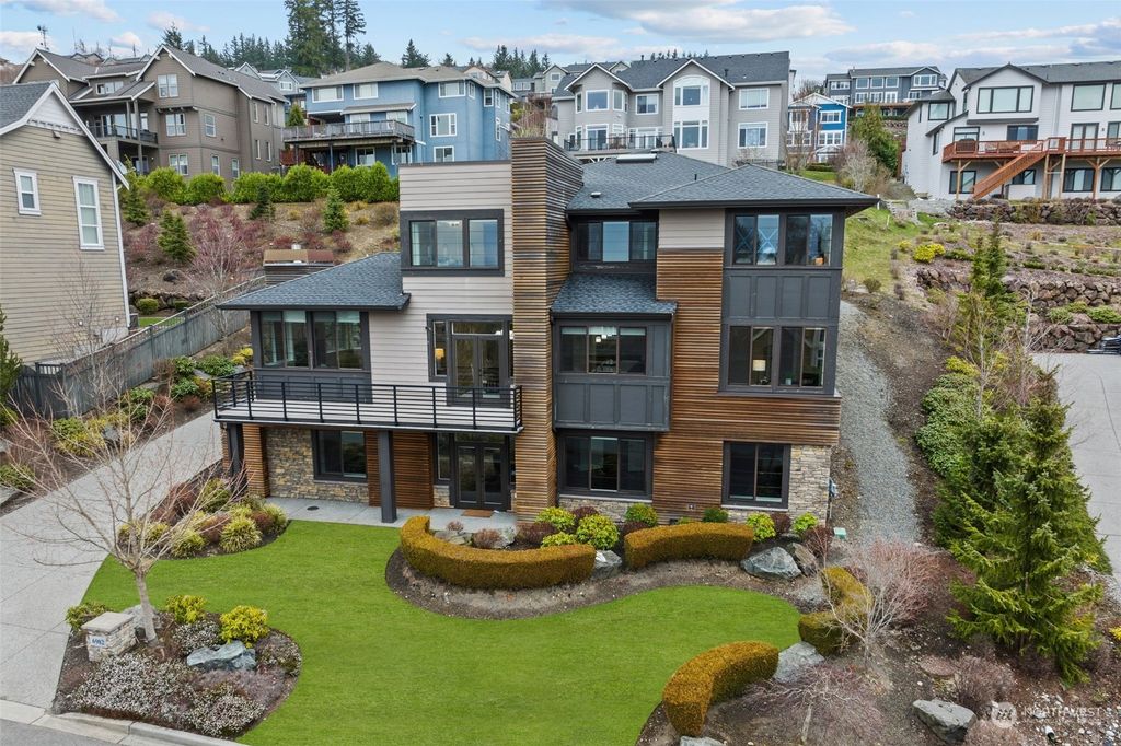 Photo of 6982 168th Avenue SE, Bellevue, WA 98006 (MLS # 2047546)