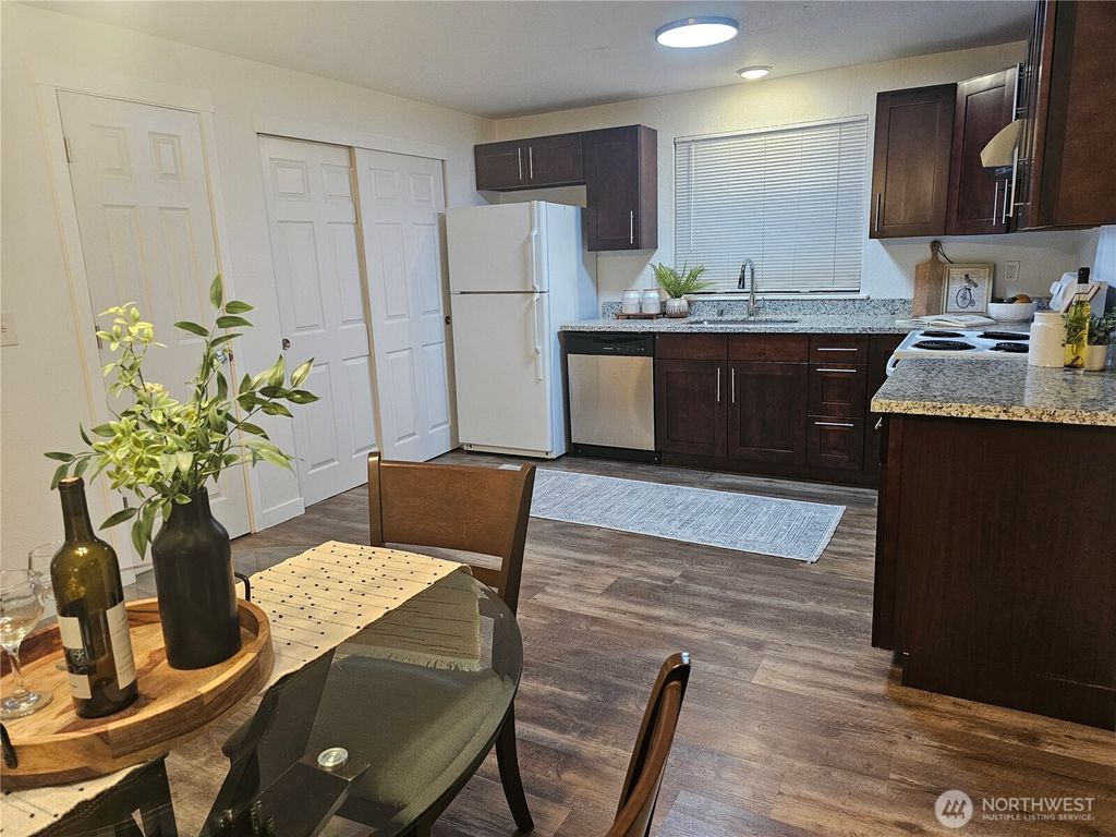 Photo of 406 E Pioneer Street #E, Granite Falls, WA 98252 (MLS # 2509036)