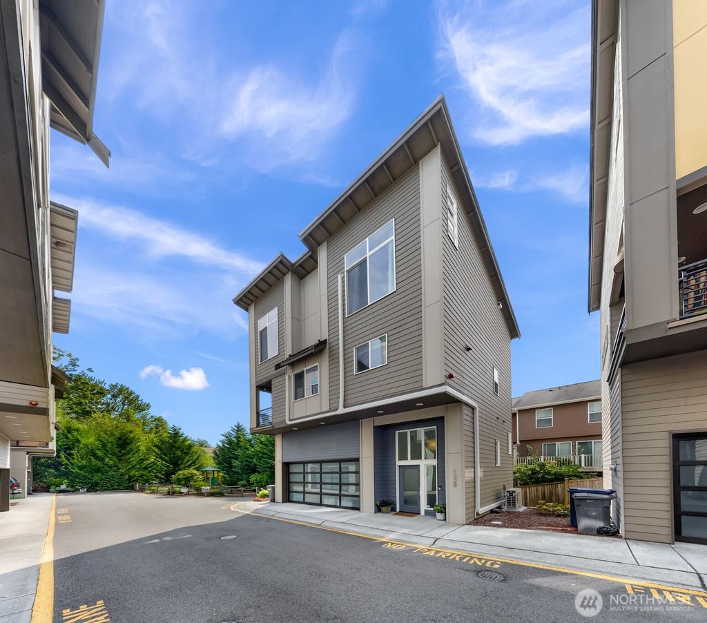 Photo of 1328 152nd Place SW, Lynnwood, WA 98087 (MLS # 2430181)