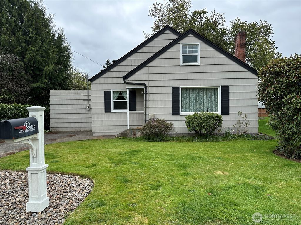 Photo of 615 E Spruce Ave, Montesano, WA 98563 (MLS # 2512898)