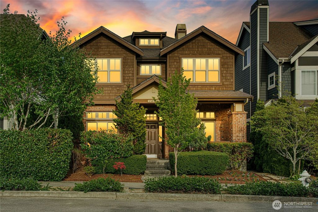 Photo of 1474 29th Place NE, Issaquah, WA 98029 (MLS # 2370607)