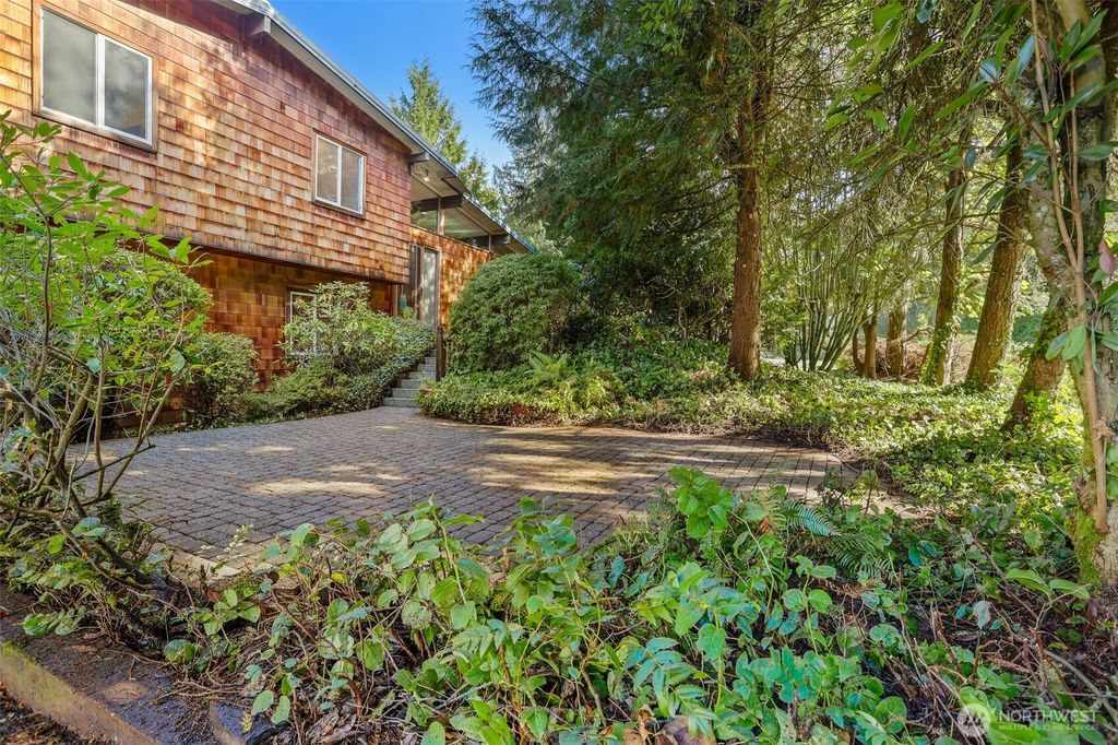 Photo of 4753 90th Avenue SE, Mercer Island, WA 98040 (MLS # 2442474)