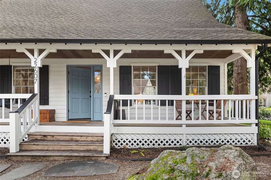 Photo of 22607 NE 19th Street, Sammamish, WA 98074 (MLS # 2341029)