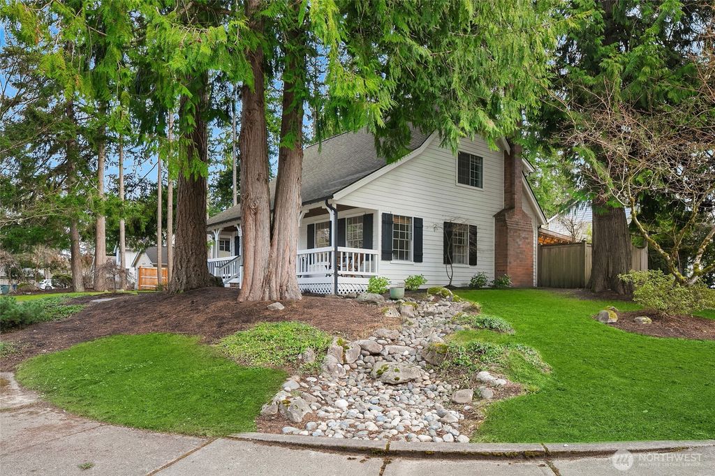 Photo of 22607 NE 19th Street, Sammamish, WA 98074 (MLS # 2341029)